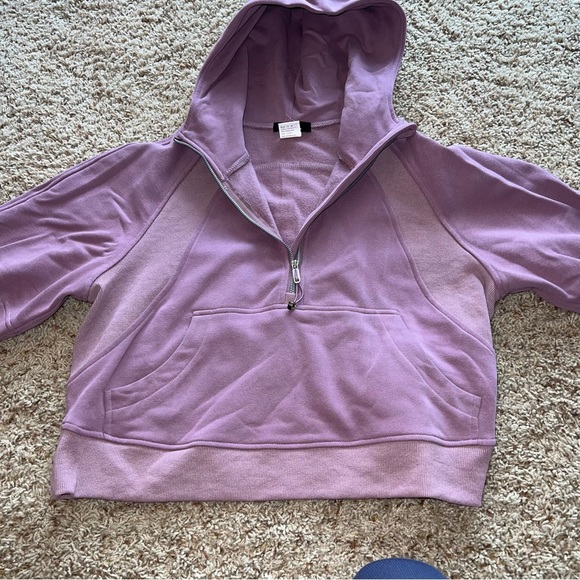 SOLD | NWOT! Trendy Queen - Scuba 1/4 Zip - Large - Picture 4 of 4
